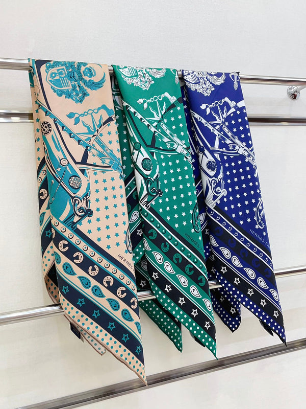 Cheval Punk Bandana Scarf 90 CM In Dark Blue Mix White Black Silk Twill 309213