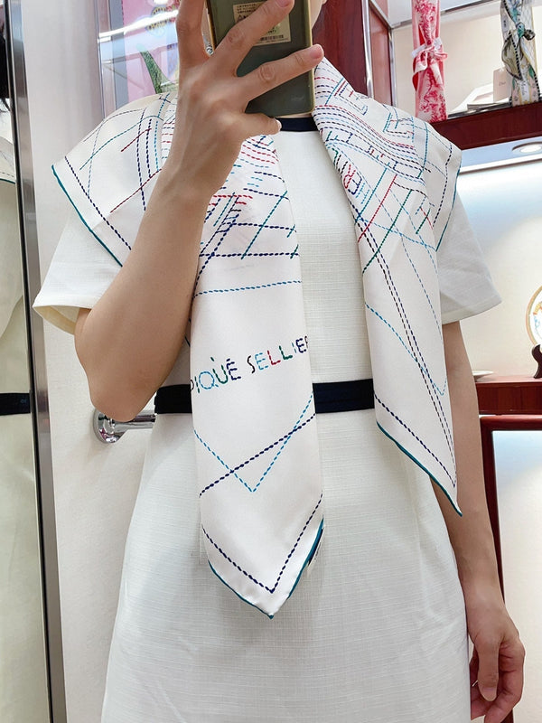 Pique Sellier Shawl 90 CM In White Colorful Silk Twill 312867