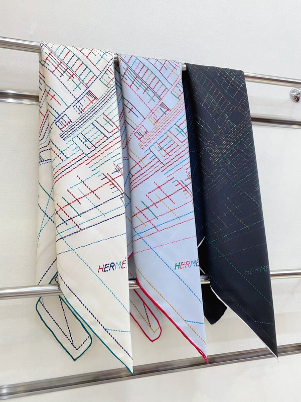 Pique Sellier Shawl 90 CM In White Colorful Silk Twill 312867