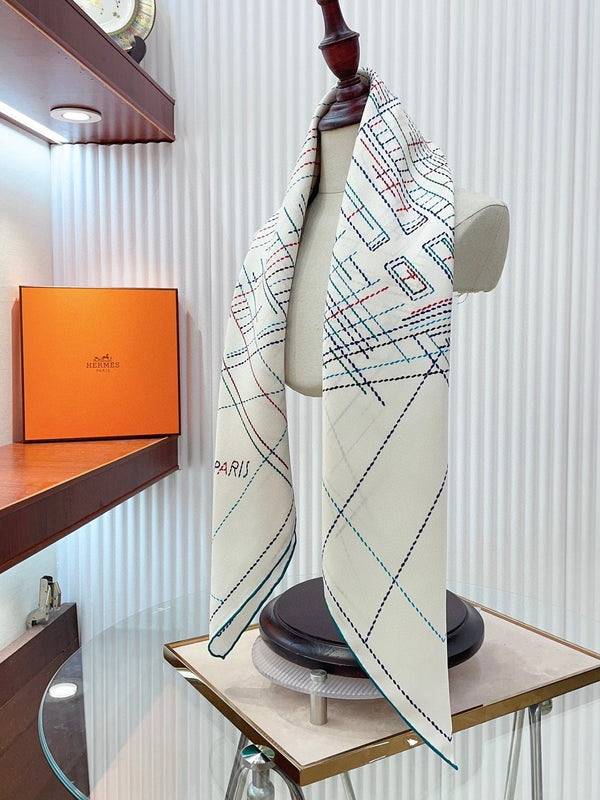 Pique Sellier Shawl 90 CM In White Colorful Silk Twill 312867