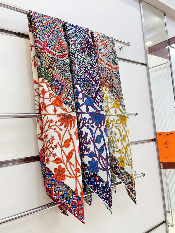 Le Jaguar Et Le Colibri Shawl 135 CM Blue Colorful Cashmere And Silk 357902