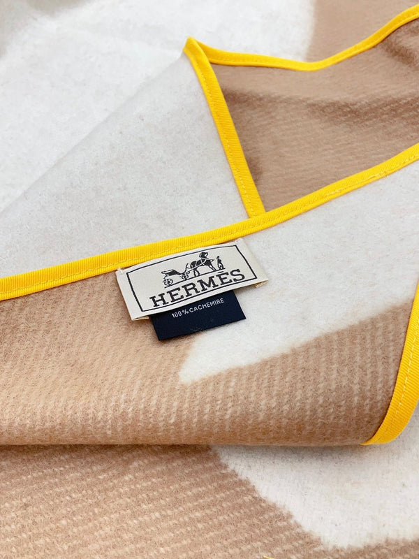 Diamond Shaped Scarf 186 CM In White Mix Dark Beige Cashmere 373672