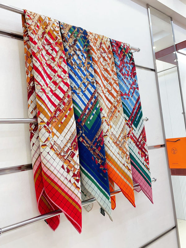 Coaching Deja-Vu Shawl 140 CM Red Colorful Cashmere And Silk 398261