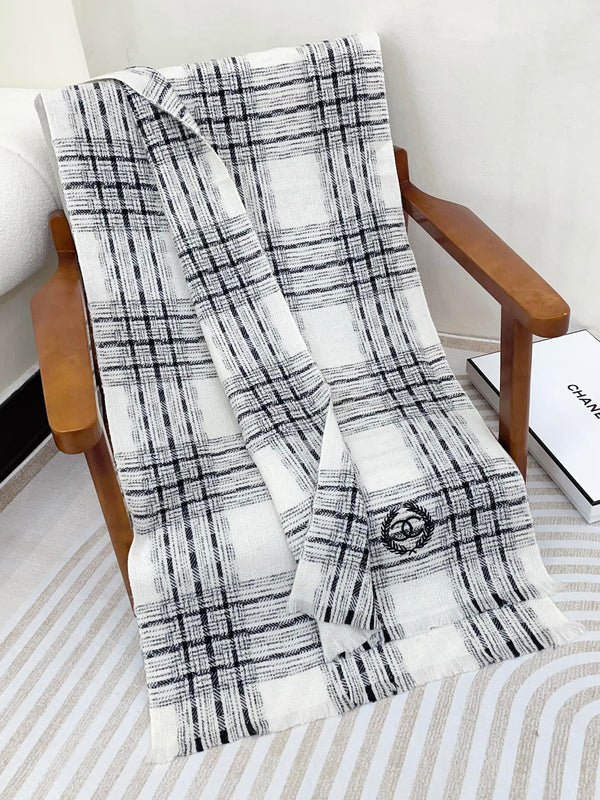 CC Scarf 190 CM In White With Black Stripes Fleece Wool 416907