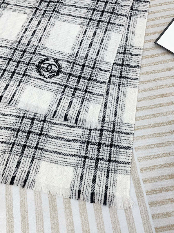 CC Scarf 190 CM In White With Black Stripes Fleece Wool 416907