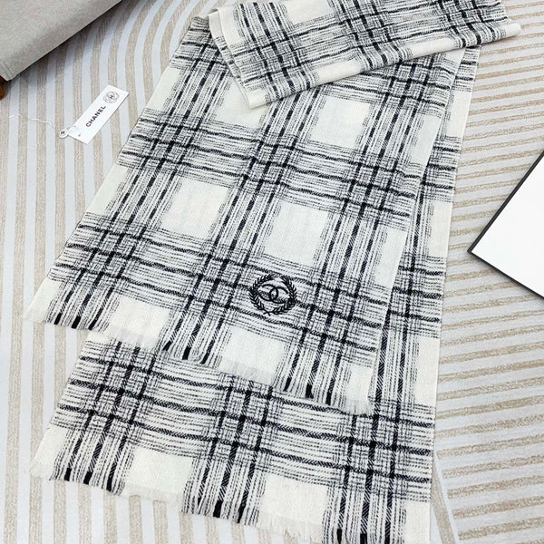 CC Scarf 190 CM In White With Black Stripes Fleece Wool 416907