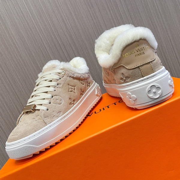 Sneaker LV Time Out 40mm Beige Monogram Suede