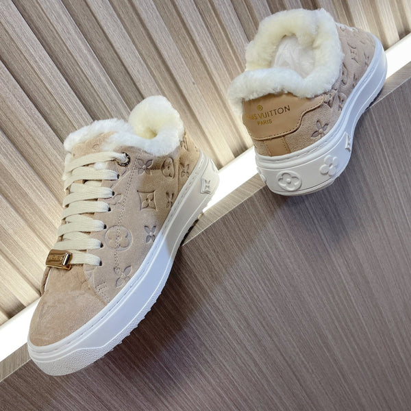 Sneaker LV Time Out 40mm Beige Monogram Suede