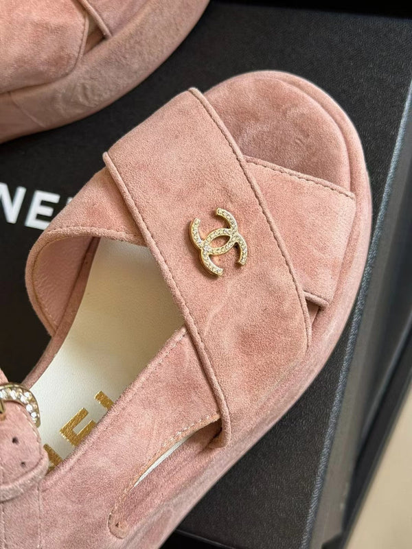 CC CLASSIC WEDGE SANDALS IN LIGHT PINK LAMBSKIN SUEDE