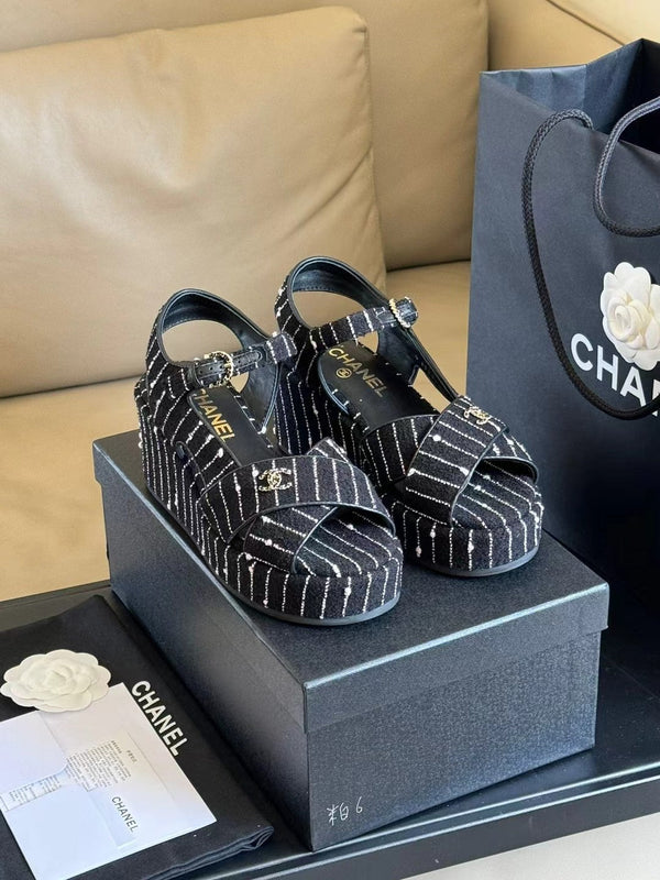 CC CLASSIC WEDGE SANDALS IN BLACK WHITE LAMBSKIN SUEDE