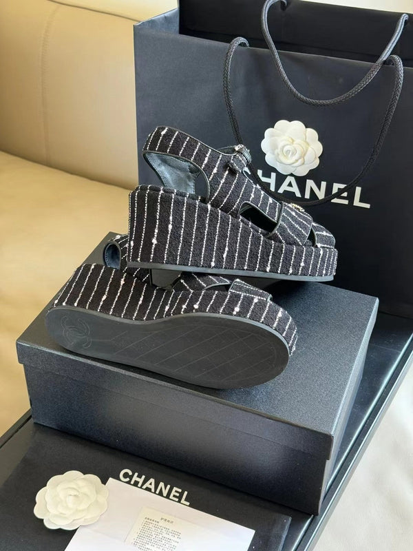 CC CLASSIC WEDGE SANDALS IN BLACK WHITE LAMBSKIN SUEDE