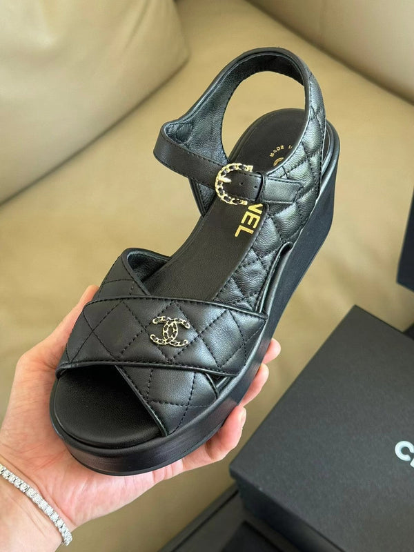 CC CLASSIC WEDGE SANDALS IN BLACK LAMBSKIN