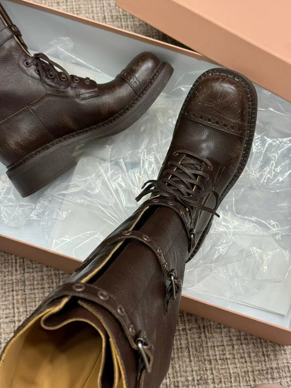 Stivali Miu in pelle di vitello marrone scuro con collo alto