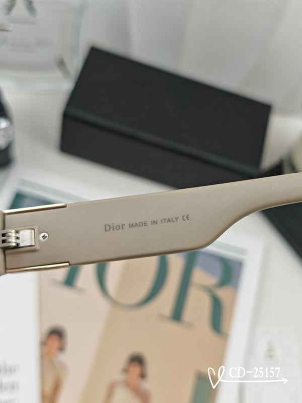 OCCHIALI DA SOLE MONTAIGNE 25157 IN ACETATO