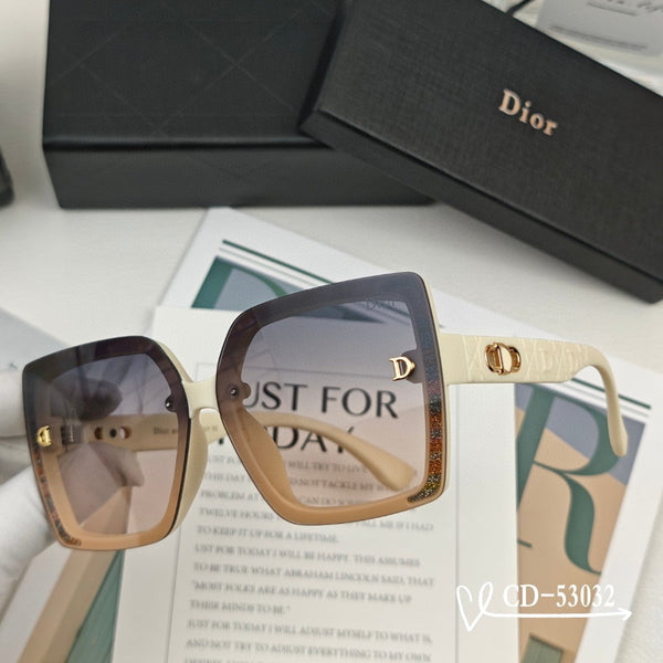 OCCHIALI DA SOLE MONTAIGNE 53032 IN ACETATO