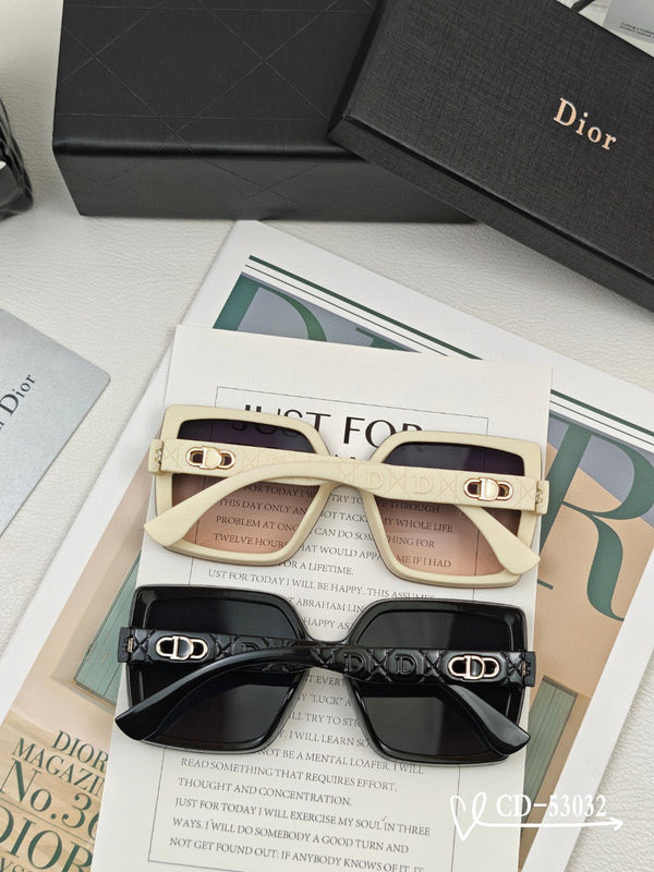 OCCHIALI DA SOLE MONTAIGNE 53032 IN ACETATO