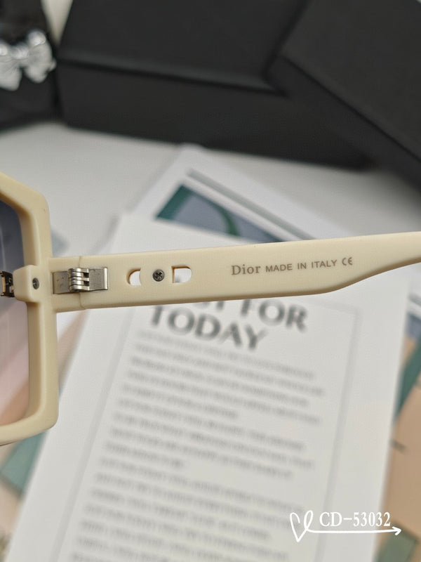 OCCHIALI DA SOLE MONTAIGNE 53032 IN ACETATO