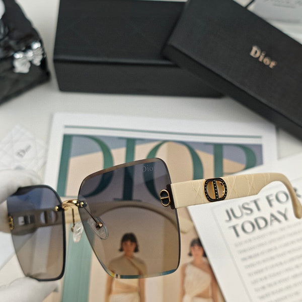 OCCHIALI DA SOLE MONTAIGNE 55503 IN ACETATO