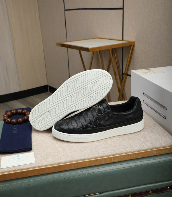 PRA LOAFER IN BLACK EMBOSSED CALFSKIN