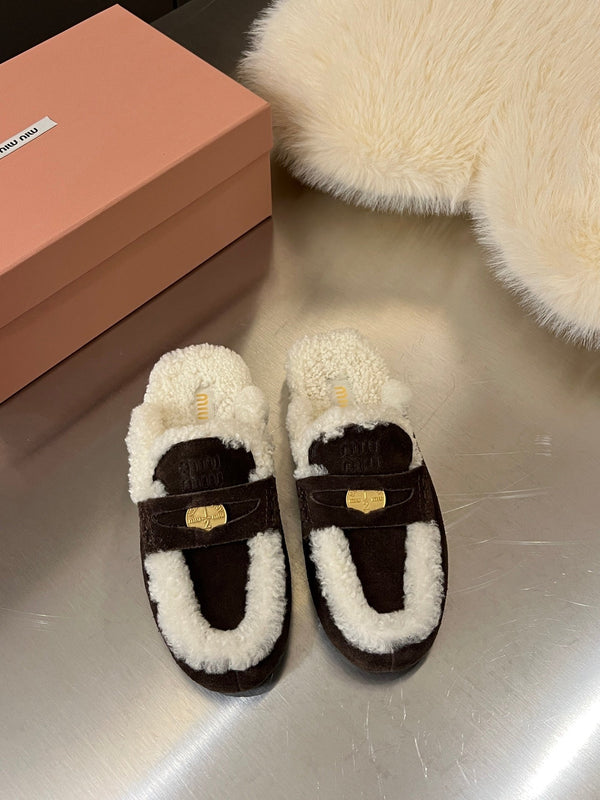Miu Logo-Embossed Slippers Deep Neutral Suede Shearling 455920