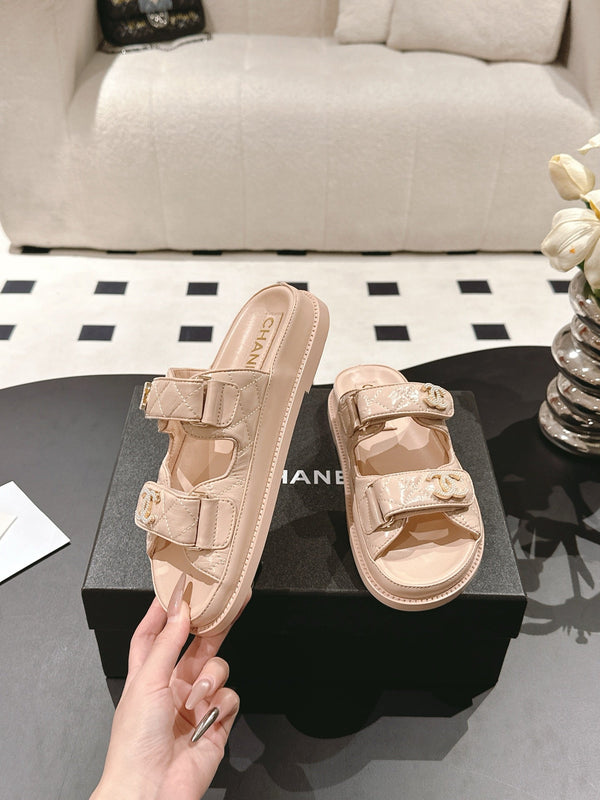 cc 25p logo with pearl mule sandal peach leather 237579