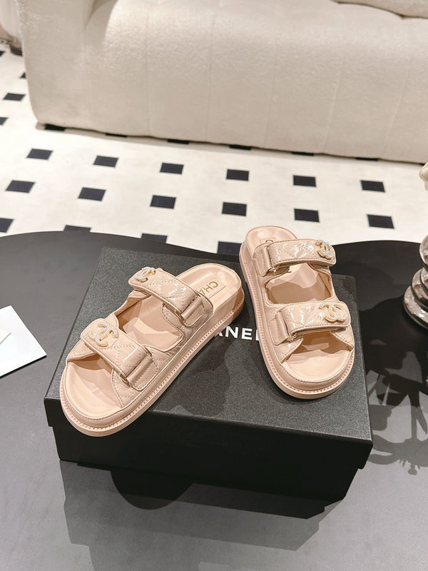 cc 25p logo with pearl mule sandal peach leather 237579