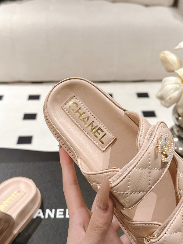 cc 25p logo with pearl mule sandal peach leather 237579
