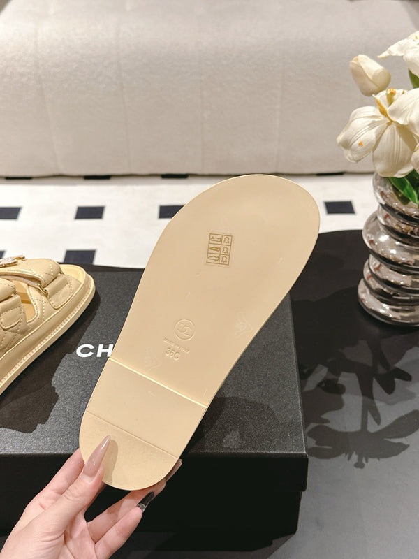 cc 25p logo with pearl mule sandal yellow leather 237582