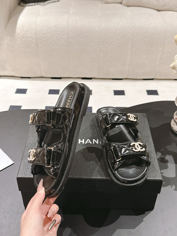 cc 25p logo with pearl mule sandal black leather 237585