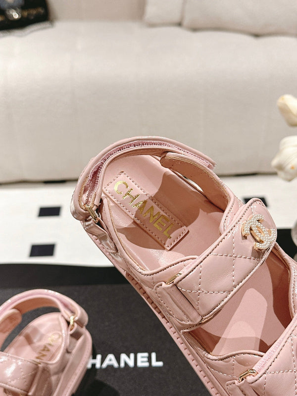 cc 25p logo with pearl sandal pink leather 237586