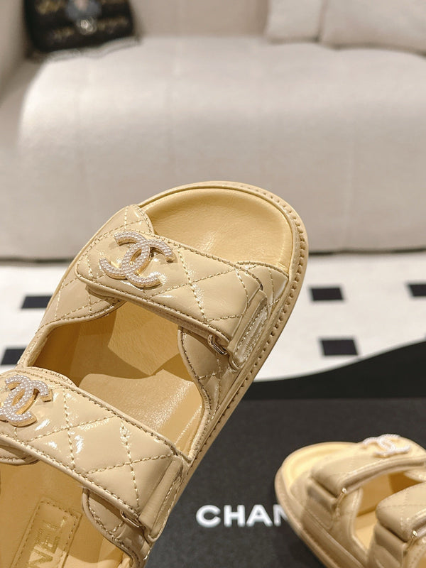 cc 25p logo with pearl sandal yellow leather 237589