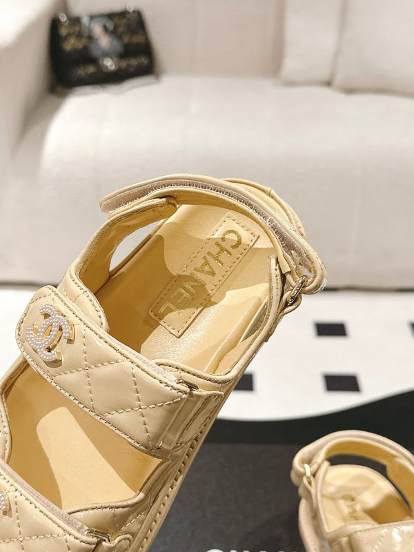 cc 25p logo with pearl sandal yellow leather 237589