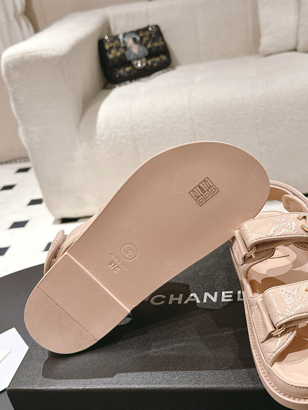 cc 25p logo with pearl sandal peach leather 237591