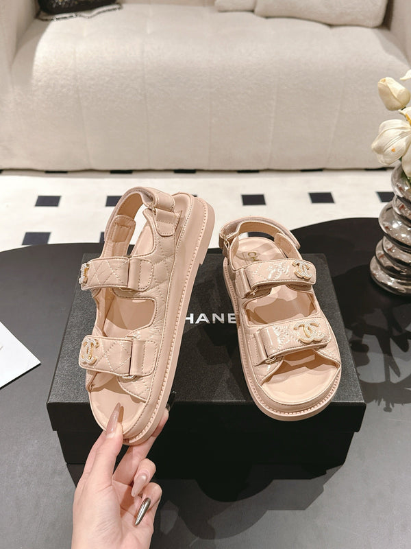 cc 25p logo with pearl sandal peach leather 237591