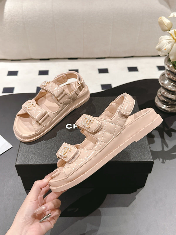 cc 25p logo with pearl sandal peach leather 237591