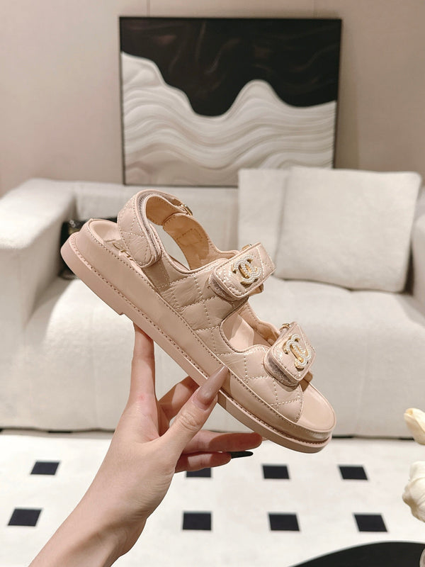 cc 25p logo with pearl sandal peach leather 237591