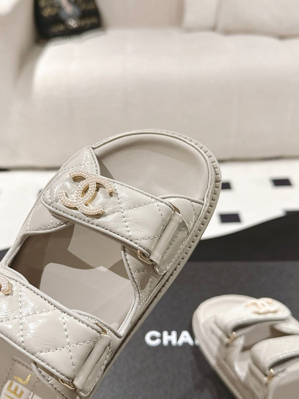 cc 25p logo with pearl sandal grey leather 237592