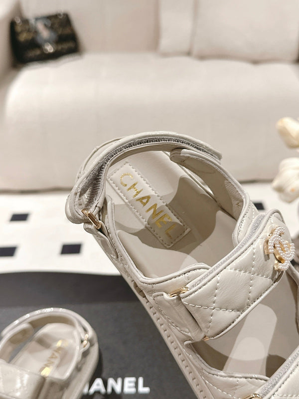 cc 25p logo with pearl sandal grey leather 237592