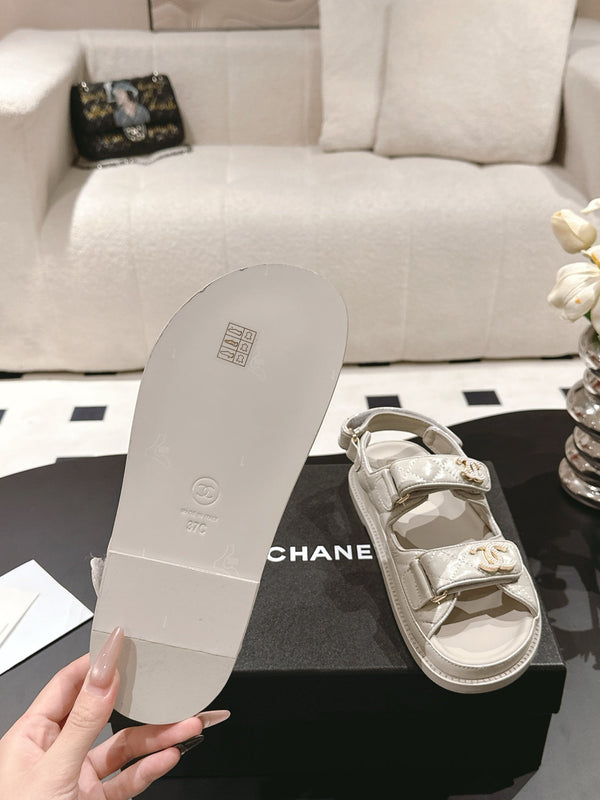 cc 25p logo with pearl sandal grey leather 237592