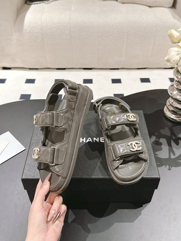 cc 25p logo with pearl sandal dark grey leather 237594