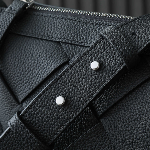 BV 25S DIAGO HOBO 39 IN BLACK GRAIN COWHIDE