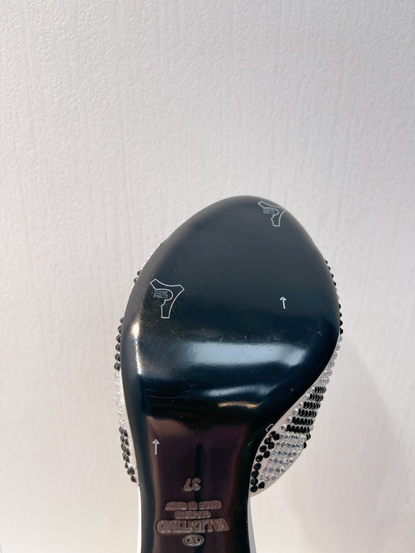 VT High Heeled Sandals Black White Sheepskin 292832