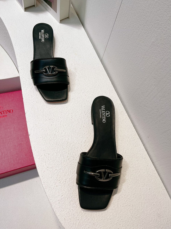 VT Moon Slides in Leather Black Cowhide 292857