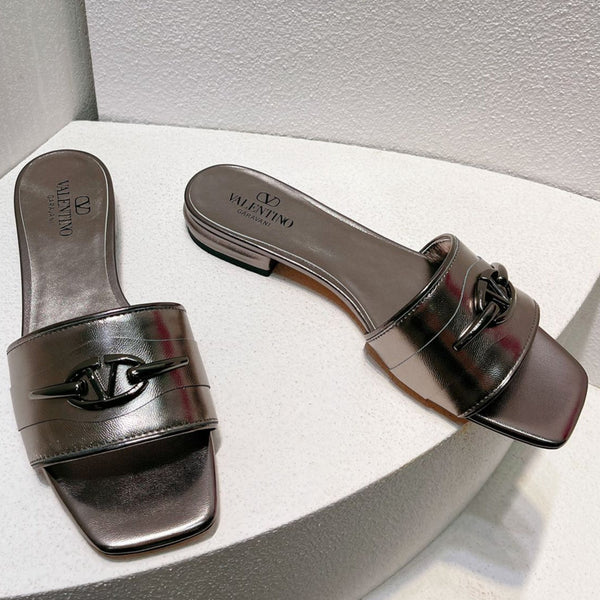 VT Moon Slides in Leather Gray Cowhide 292864