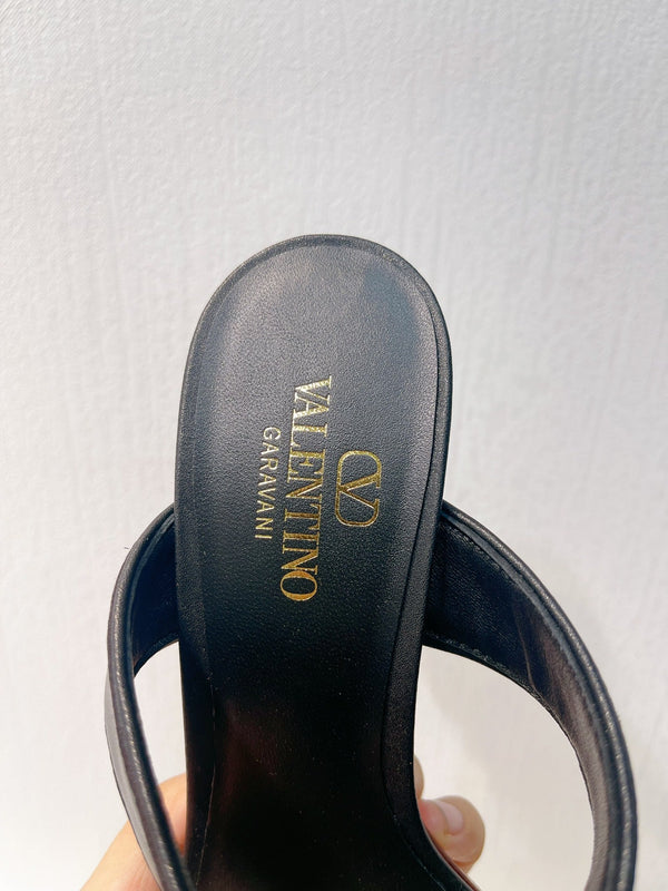 VT Heeled Sandal Black Cowhide 292877