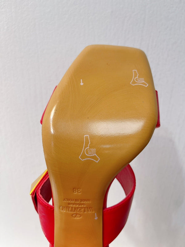 VT One Stud Leather Sandals Red Cowhide 292889