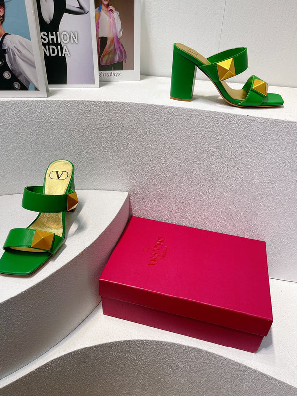 VT One Stud Leather Sandals Green Cowhide 292890