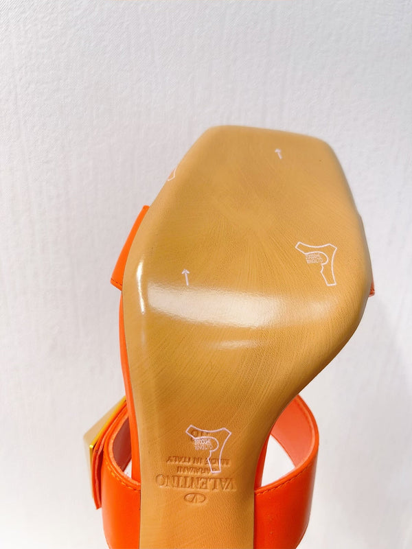 VT One Stud Leather Sandals Orange Cowhide 292755