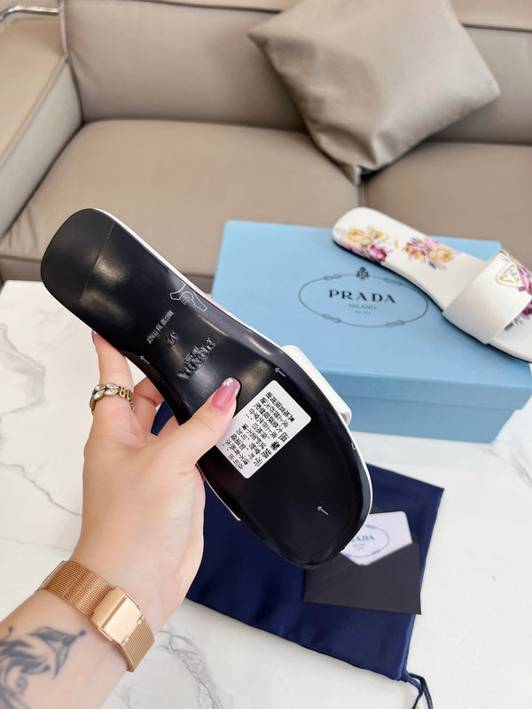 CIABATTE STAMPATE PRA IN PELLE DI AGNELLO BIANCA