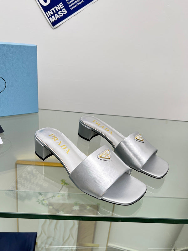 PRA CIABATTE RICAMATE 40 IN PELLE DI VITELLO ARGENTO